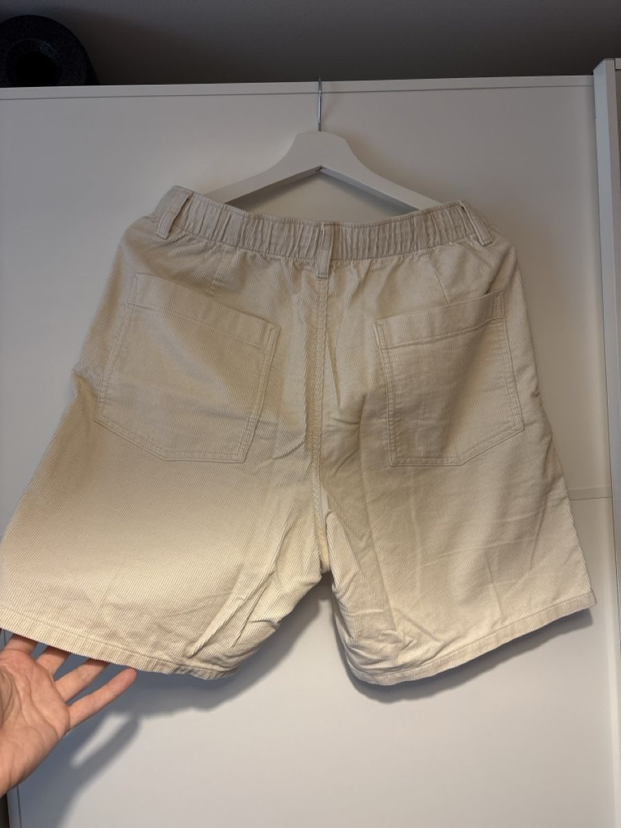 Uniqlo Pantaloni: short Uniqlo – Usato da Corsier-sur-Vevey venduto da BussardS 1