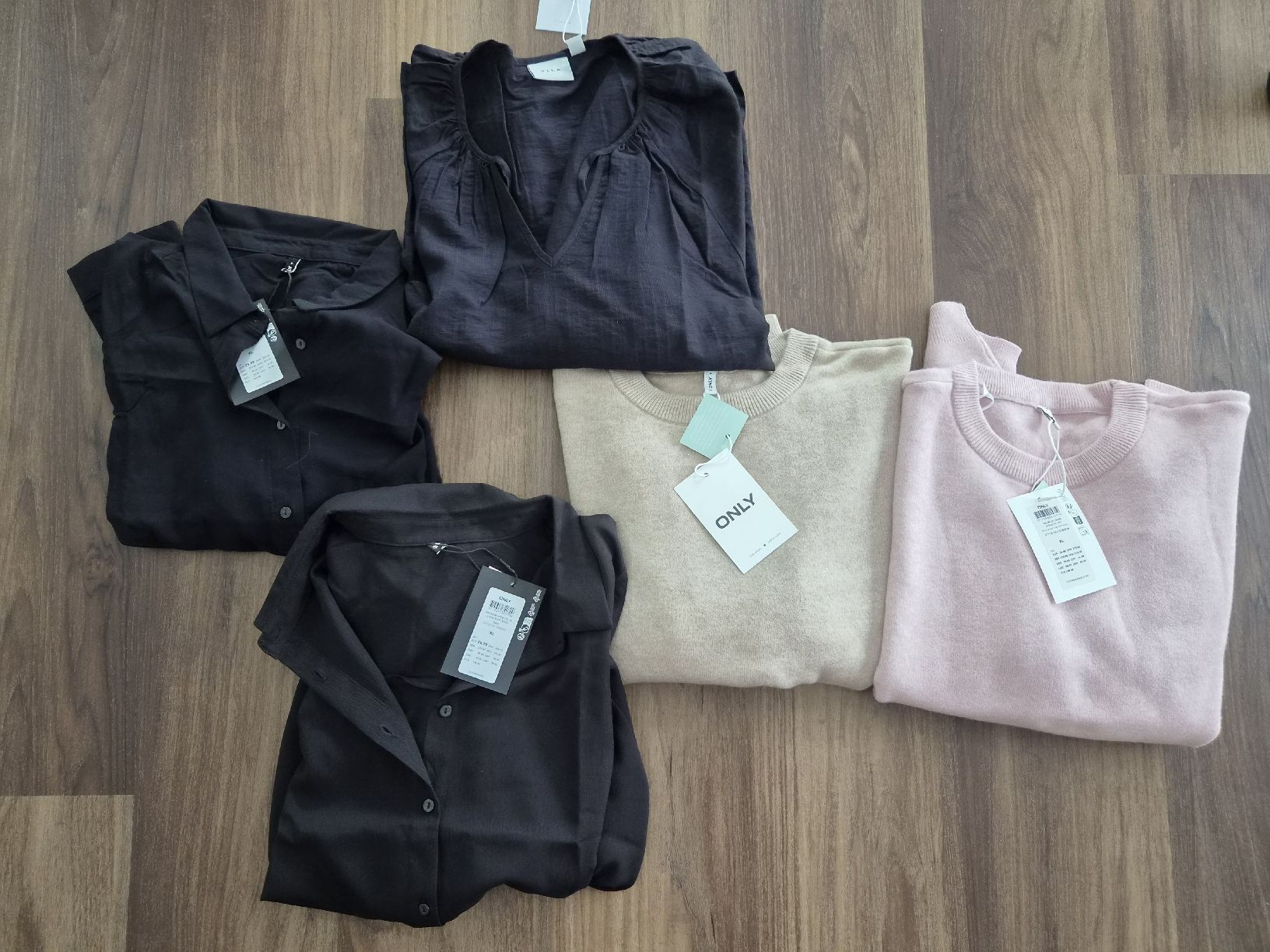 Lots de vêtements: Kleiderpaket Grösse XL NEU – Neuf (Voir description) à Altishofen par tammy05 1