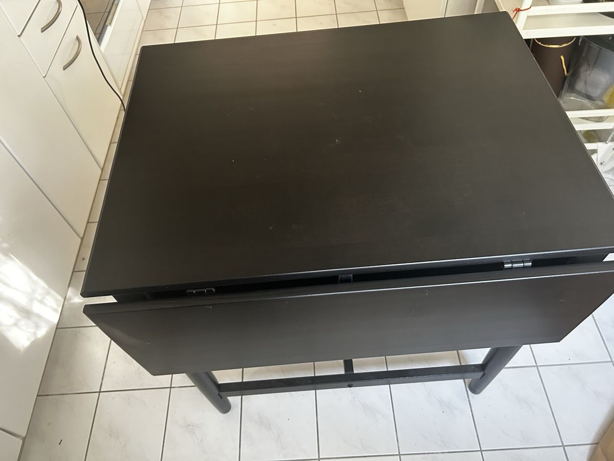 Ikea Set di tavolo e panche: IKEA Nordviken Folding table dark wood  – Usato da St Gallen venduto da kon_2nnp 1