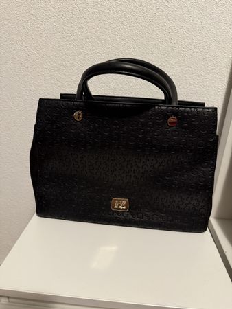 Schwarze Guess Handtasche, neuwertig, super Zustand!