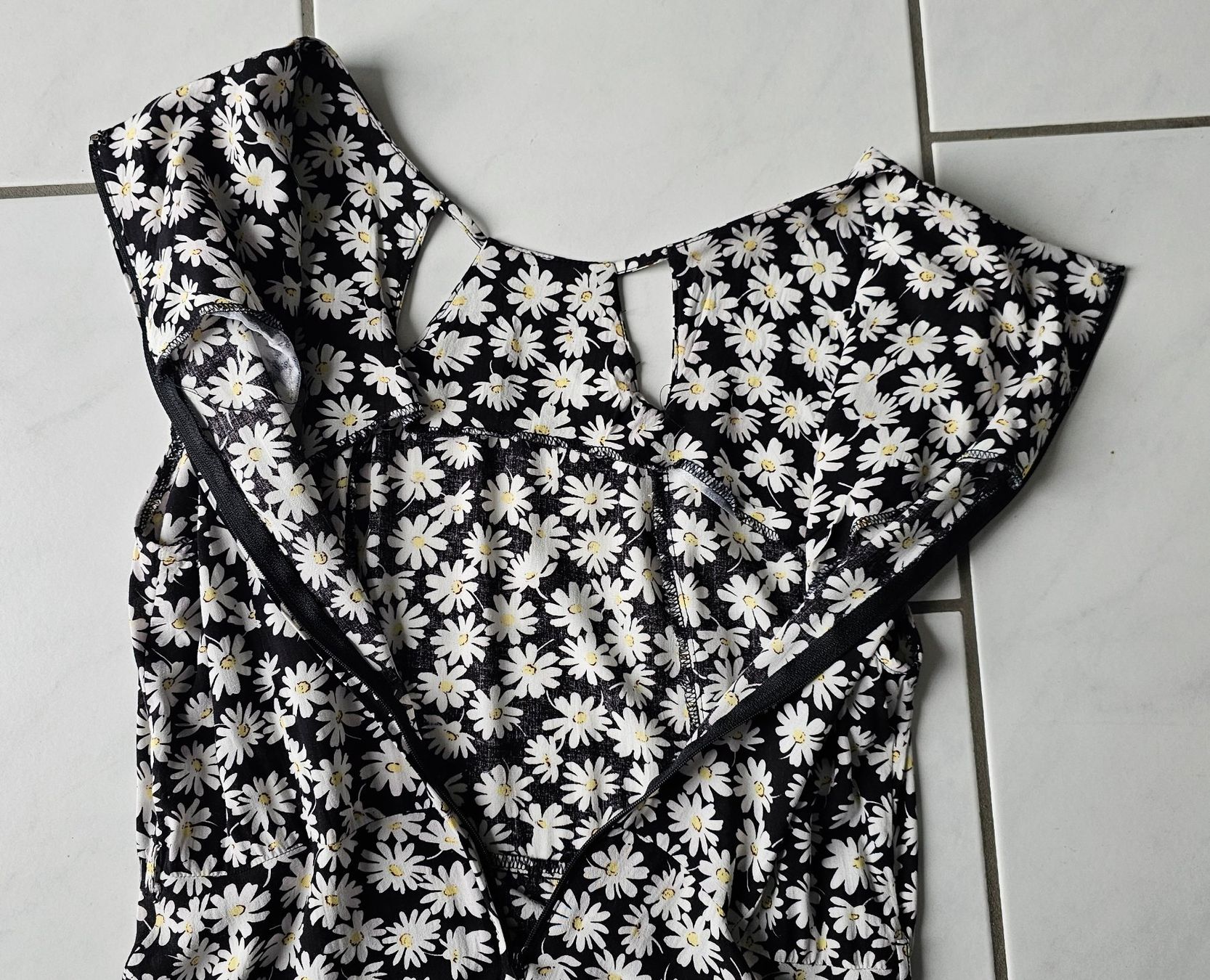 Vestiti: schönes Blumenkleid / Rock – Usato da Witterswil venduto da Regus 2