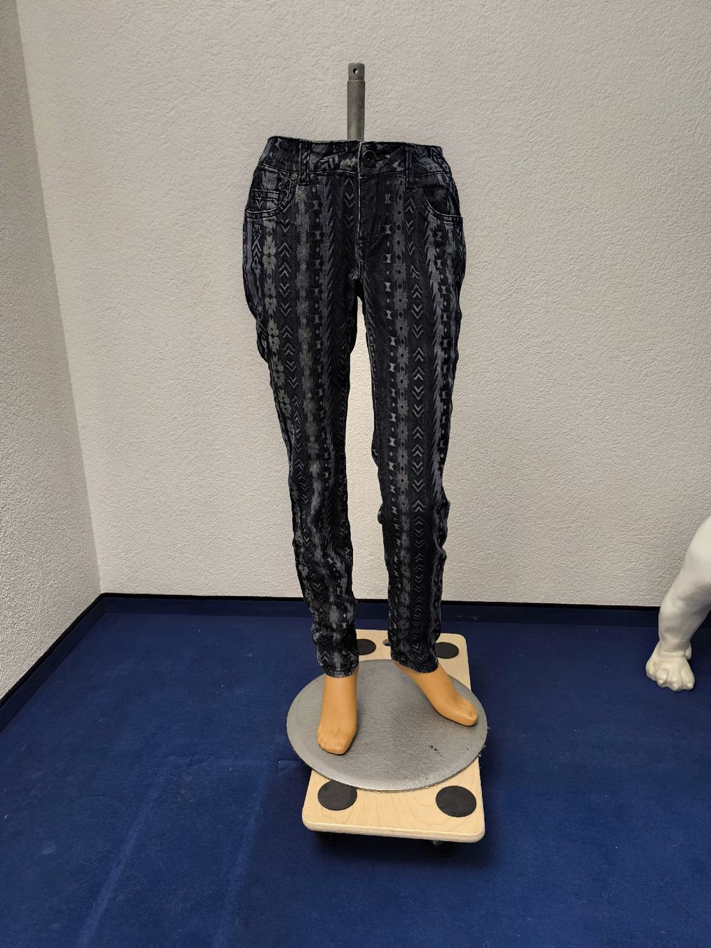 Jeans: Damen Jeans mit Muster - Gothic, Punk, Emo – Usato da Fischbach LU venduto da BuBri