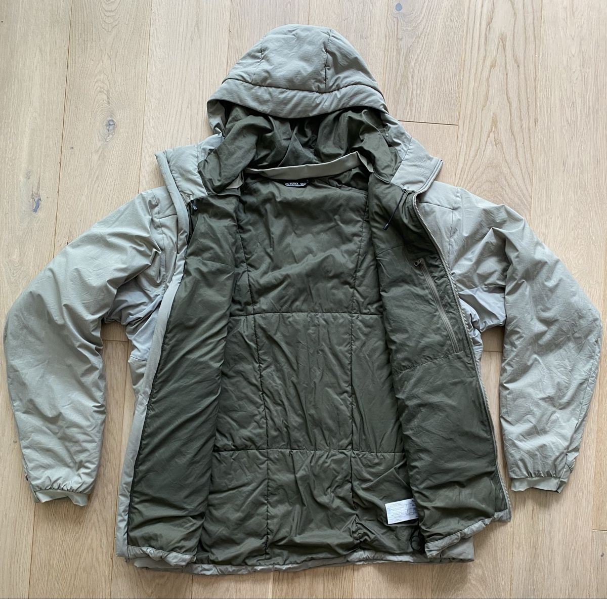Arcteryx Giacche: Arc’teryx Atom AR Hoody – Usato da Volketswil venduto da 9394 2