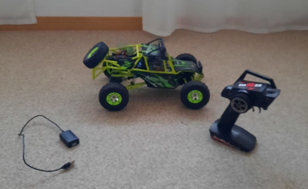 ATV Spielzeug mit Akku und Ladegerät 4