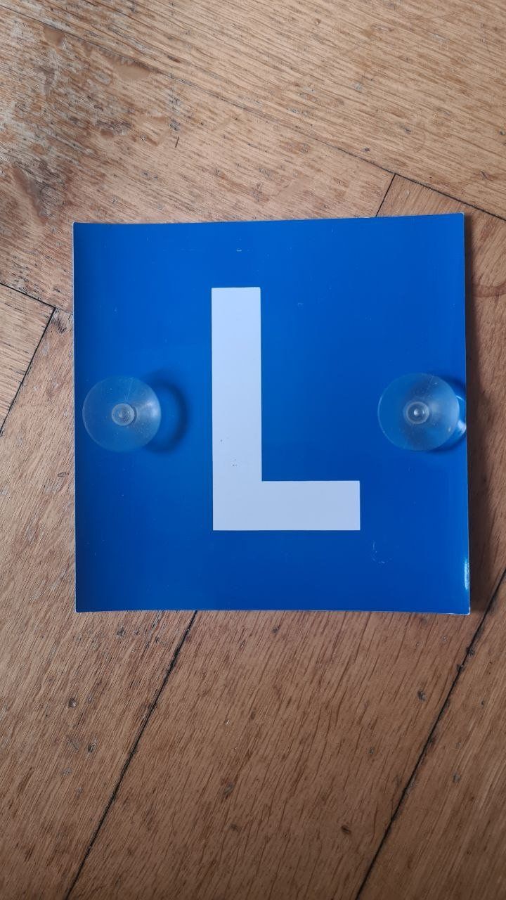 Insegne: L Lernfahr Schild mit Noppen – Usato da Basel venduto da Buettibert