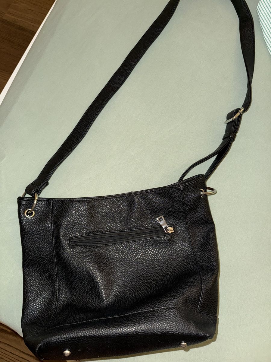 Taschen für Damen: Schwarze Kunstlederhandtasche – Gebraucht aus Zürich von bia_6kmj