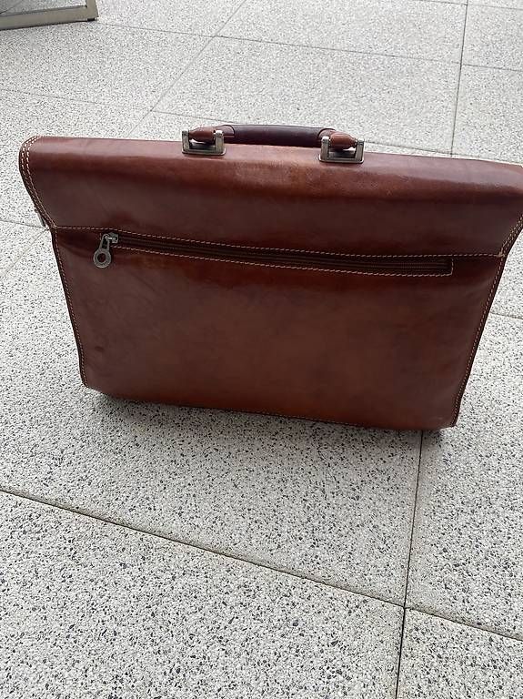 Borse: Lederttasche – Usato da Utzigen venduto da Unknoww 4