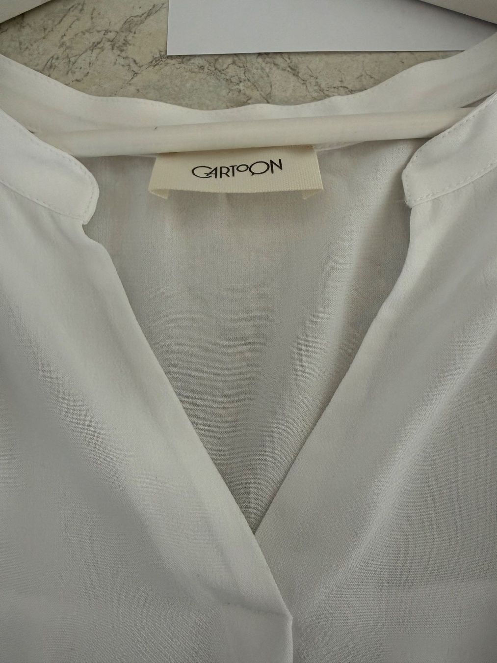 Blusen: Bluse o. Aermel weiss von CARTOON Gr. 38 – Gebraucht aus Dällikon von dahi1 1