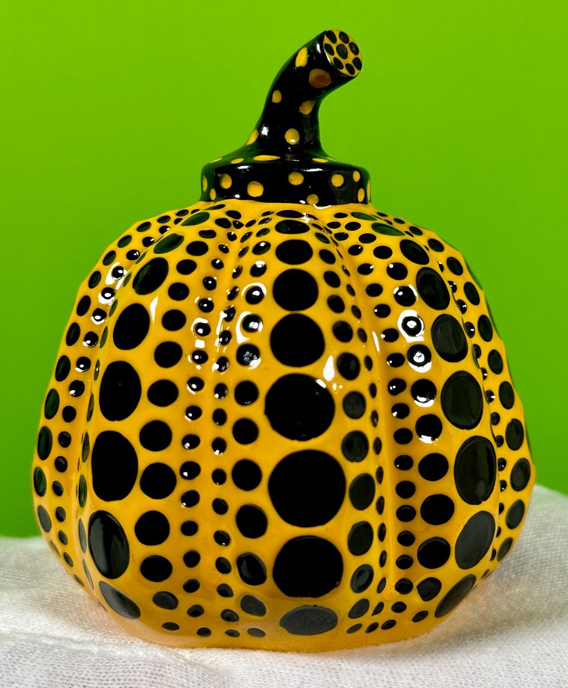 Skulpturen & Statuen: Yayoi Kusama Pumpkin Figur – Gebraucht aus Horgen von eli_9xdn