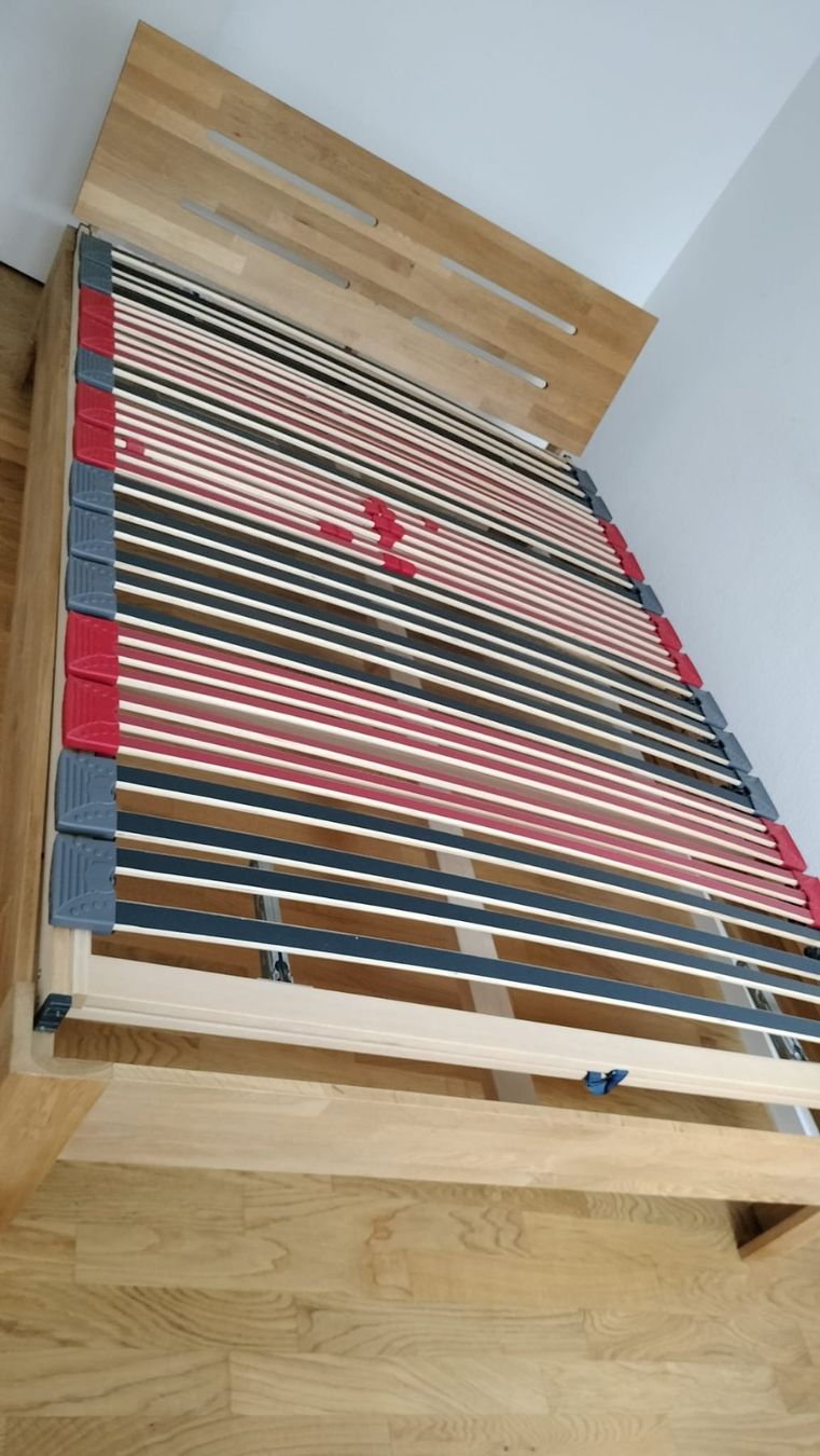 Betten: Wodden double bed + mattress – Gebraucht aus Thalwil von ang_qx9z 3