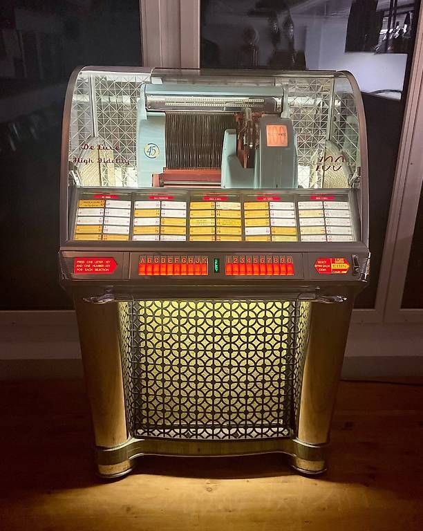 Seeburg Jukebox: Jukebox, Seeburg HF100G, Technik revidiert, Gehäuse original – Usato da Teufen AR venduto da Peter350