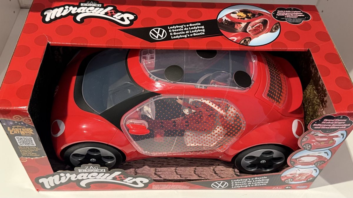Spielzeuge: Miraculous Ladybug E-Beetle Spielzeugauto neu – Neu und originalverpackt aus Basel von Zomeg 1