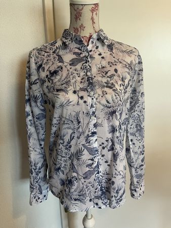Bluse weiss-blau geblümt
