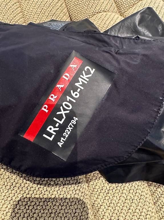 Prada Pantaloni: PRADA SHORTS – Nuovo (secondo la descrizione) da Schwyz venduto da bofb 4