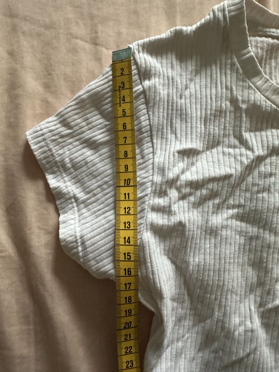 Blusen, T-Shirts & Tops: Weisses crop-top – Gebraucht aus Schnottwil von sml_29t8 4