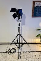 Studioleuchte mit Stativ - Perfekt für Video & Foto!
