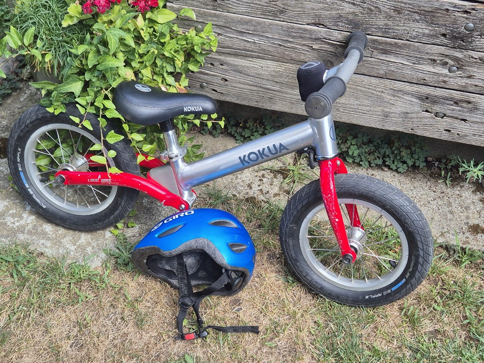 Fahrzeuge für Kinder: Kokua Laufrad mit Helm – Gebraucht aus Ehrendingen von Amigo5 1
