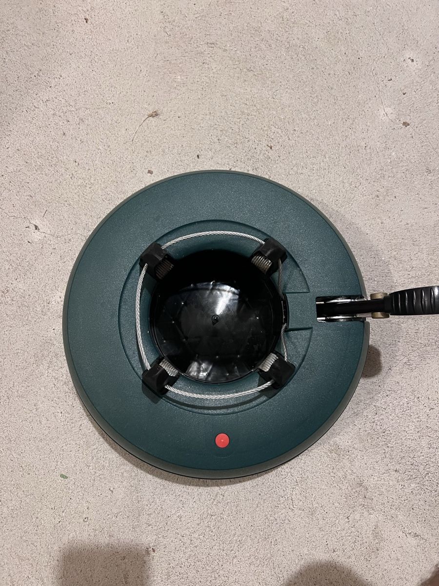 Auflagenboxen: BAUM FIX AQUA Christbaumständer mit Wassertank – Gebraucht aus Wädenswil von dai_2bcv 1