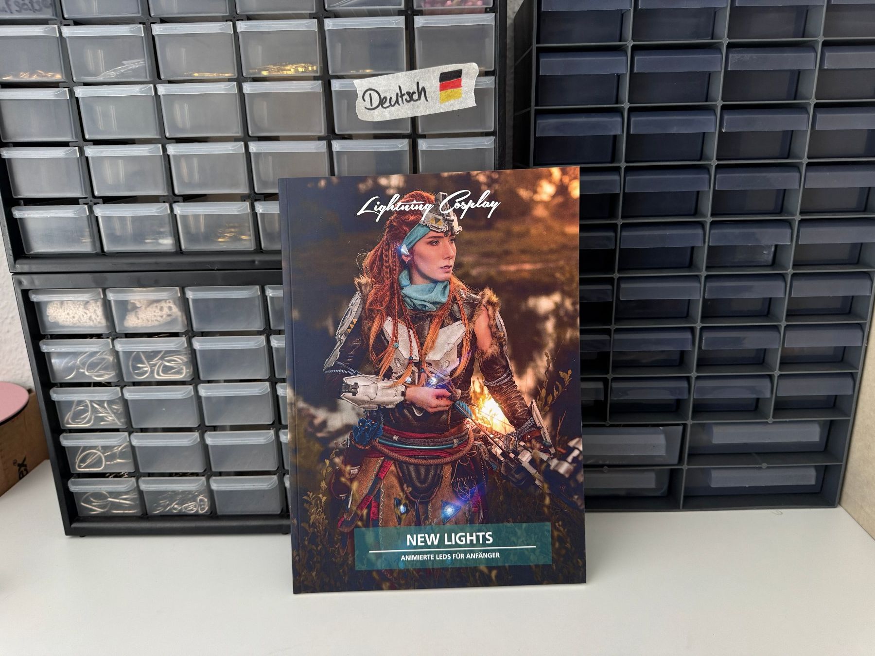 Libri: Lightning Cosplay Tutorial Buch: LEDs [DE] – Usato da Rheinfelden venduto da Eldritchwitch