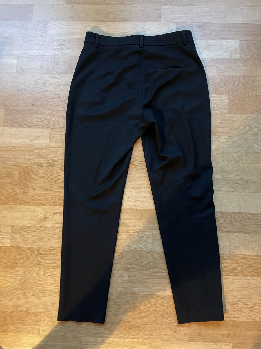 Pantalons: Schwarze Stoffhose – D'occasion à Basel par tam_xx5y 3