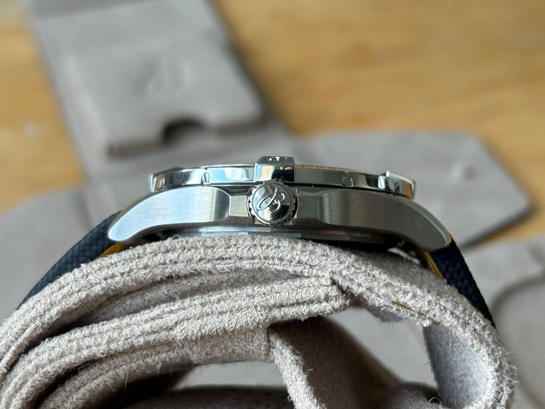 Breitling Uhren: Breitling Avenger Automatic GMT 43 Fullset – Gebraucht aus Birsfelden von Mynos 8