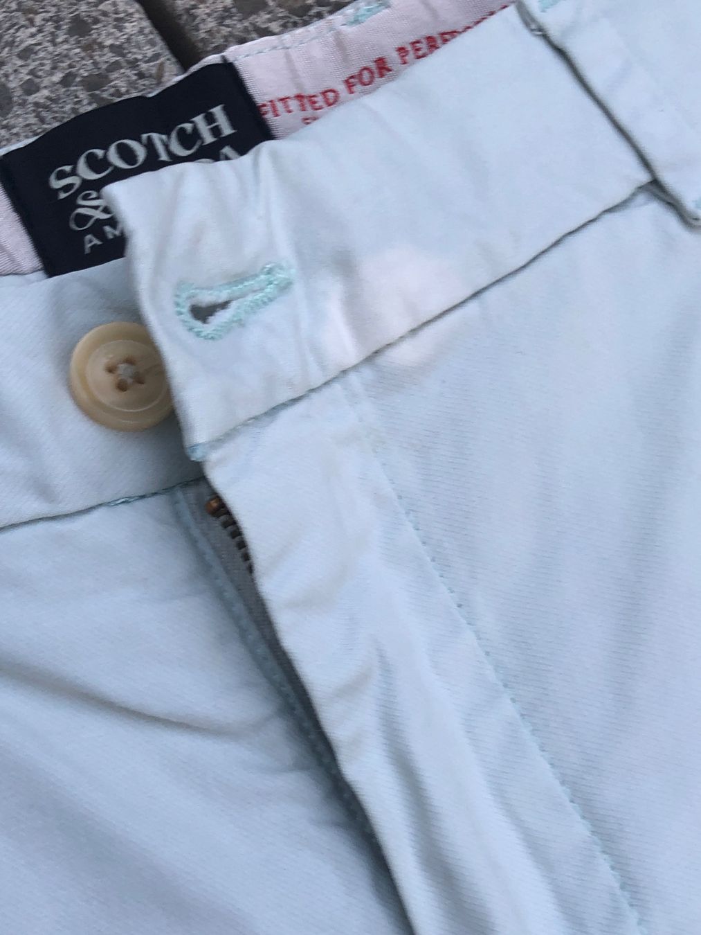 Maison Scotch Hosen: Scotch and Soda Stuart shorts in cloud colour – Gebraucht aus Lausanne von jul_jpm7 1