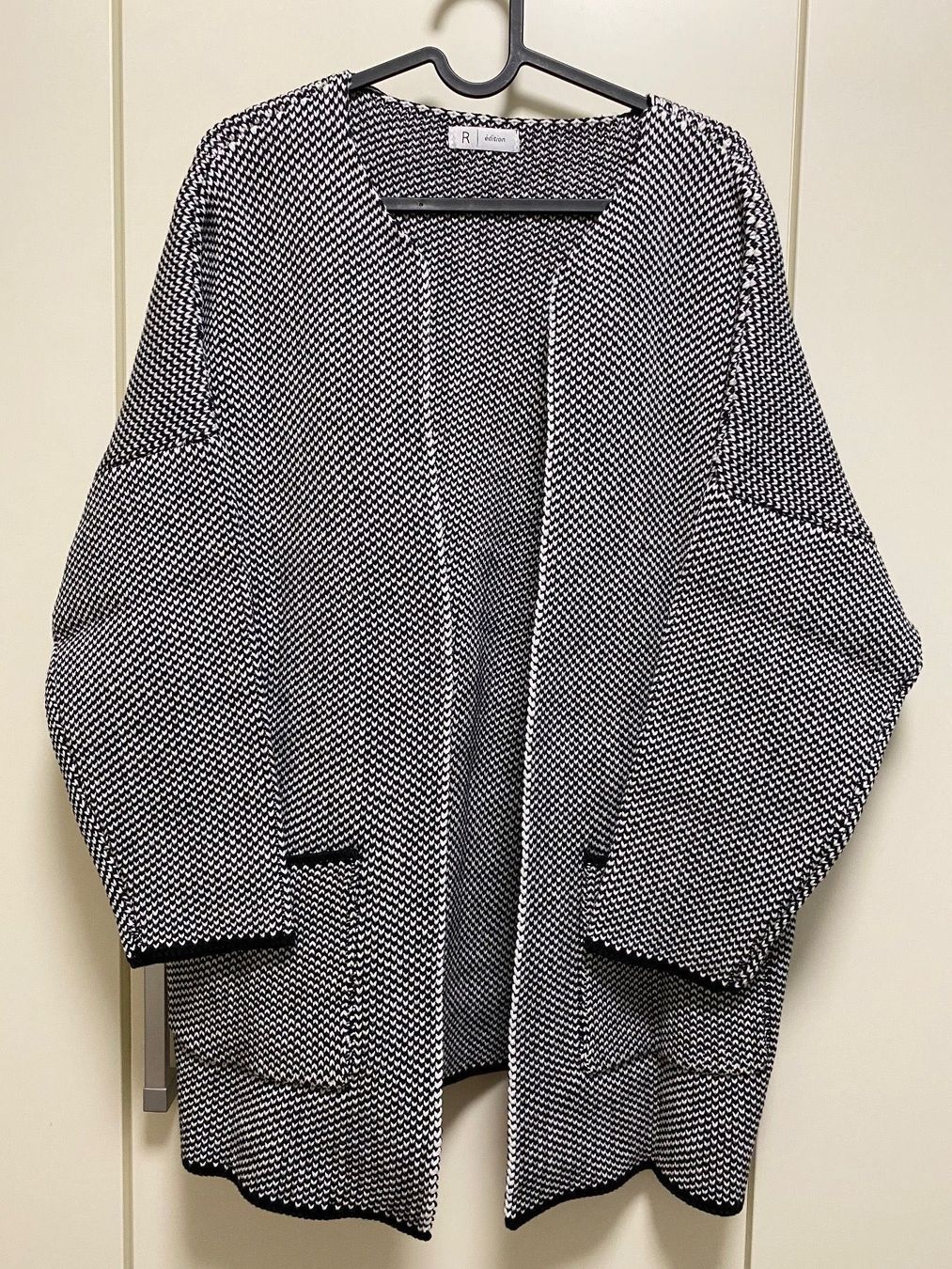 Vestes: Strickjacke schwarz-weiss Gr.M – D'occasion à Birr par sfe_rhj7