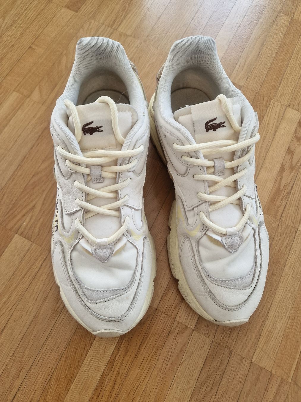 Lacoste Damenschuhe: Lacoste Laufschuhe gr.41 – Gebraucht aus Jona von Bubi22