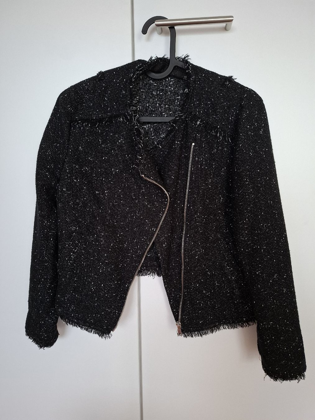 Jacken: Schwarze Tweedjacke mit Fransen - Gr. 34 – Gebraucht aus Rotkreuz von PrelovedPicks 1