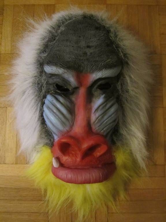 Maschere: Lot de 2 masques de carnaval : selon photos – Usato da Lausanne venduto da lae_w2zr 2