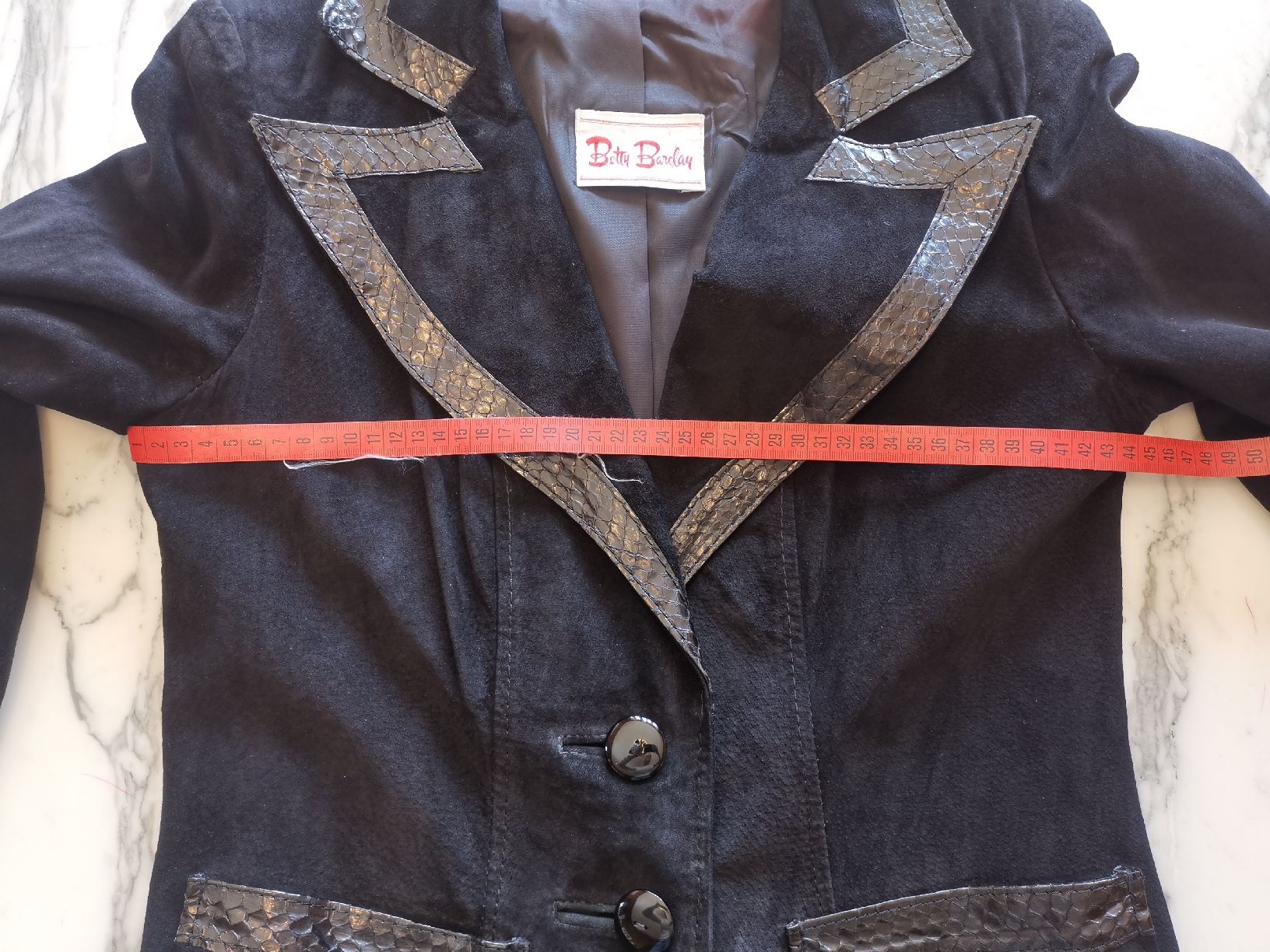 Betty Barclay Giacche: Betty Barclay Vintage Lederblazer mit Pythonleder – Usato da Uerikon venduto da pink_flamingo 3