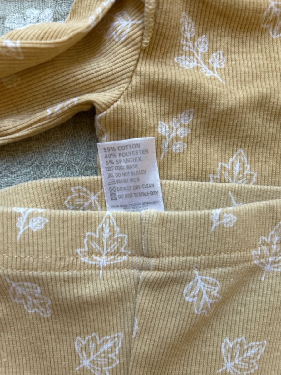 Lotti & Set di vestiti: Clicks Set Body und Hose 3-6 Monate – Usato da Basel venduto da tgrobelnik 2