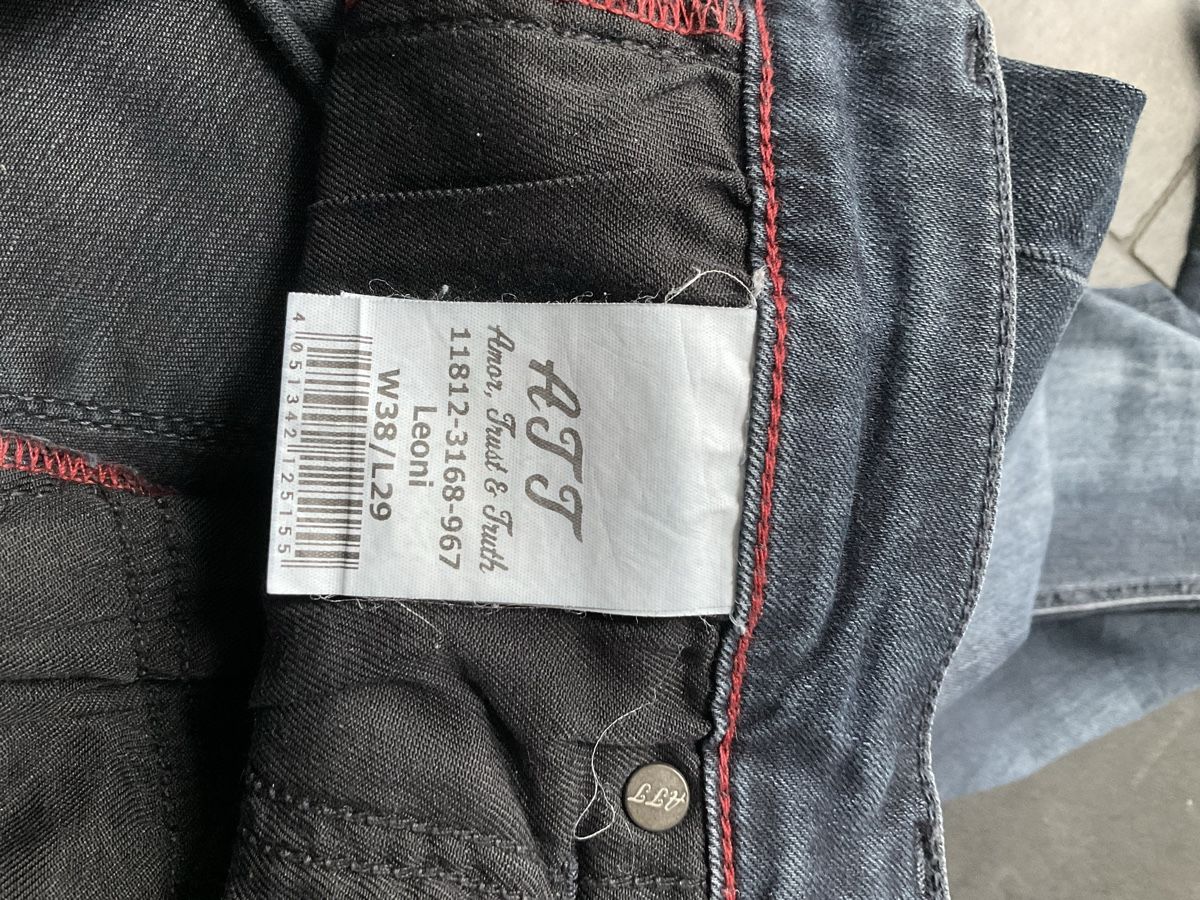 Jeans: Att Jeans, Amor Trust & Truth – Usato da Röschenz venduto da Queen020 4