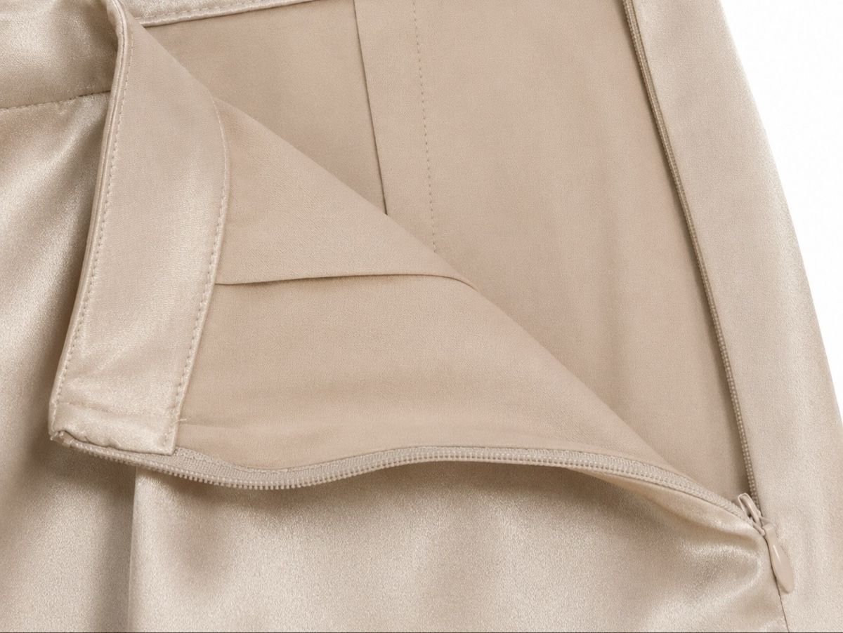 Bershka Lotti di vestiti: Bershka Satin Zweiteiler Beige – Nuovo e nell'imballaggio originale da Aarberg venduto da LovelyThings_ 4