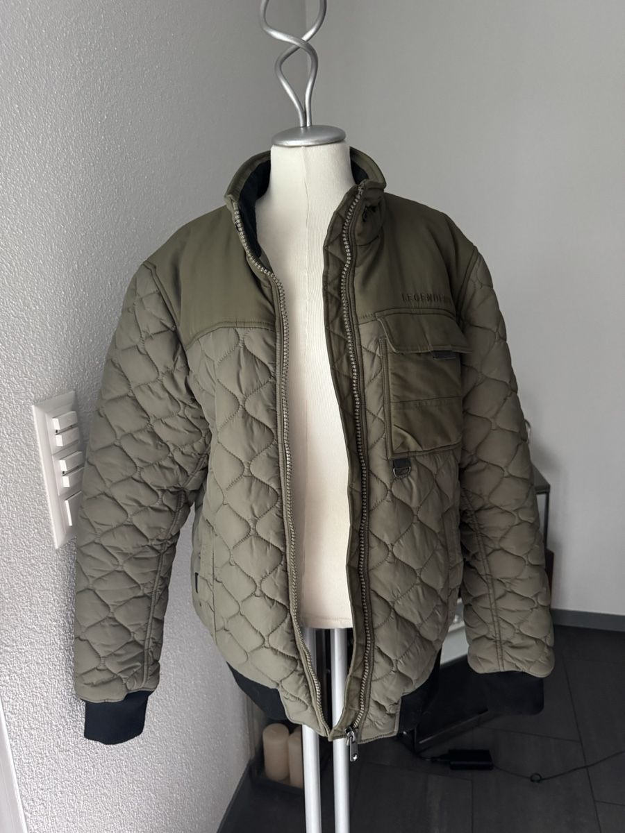Jacken: Steppjacke olivgrün Grösse Large – Neu (gemäss Beschreibung) aus Olten von bir_k96n