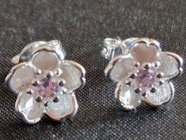 Jolies boucles d'oreilles fleus  argent 925 plaqué parfait!