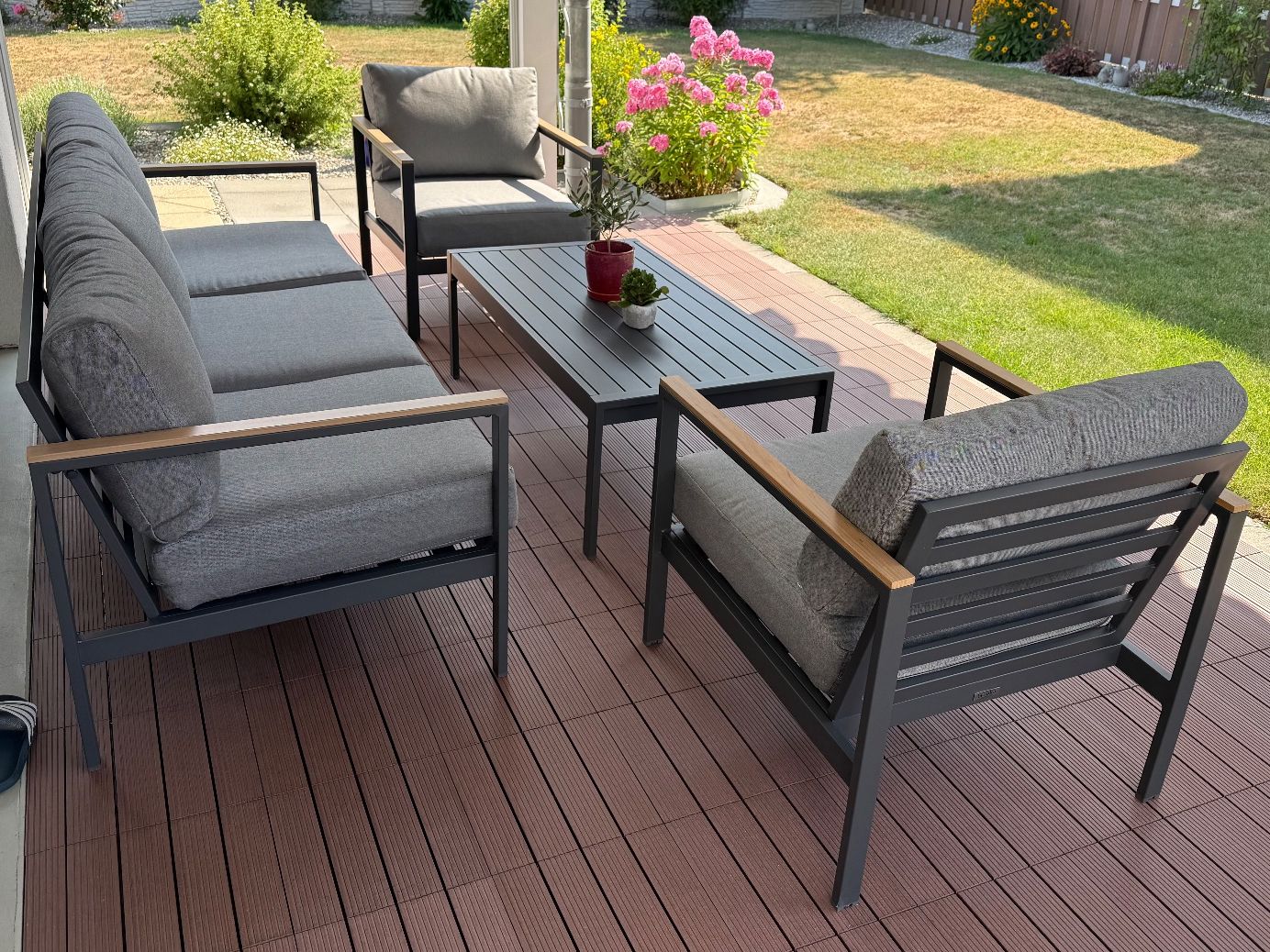 Sofas: Gartenlounge Set anthrazit 3-Sitzer Sofa, 2 Sessel, Tisch – Gebraucht aus Brittnau von kroki35 4