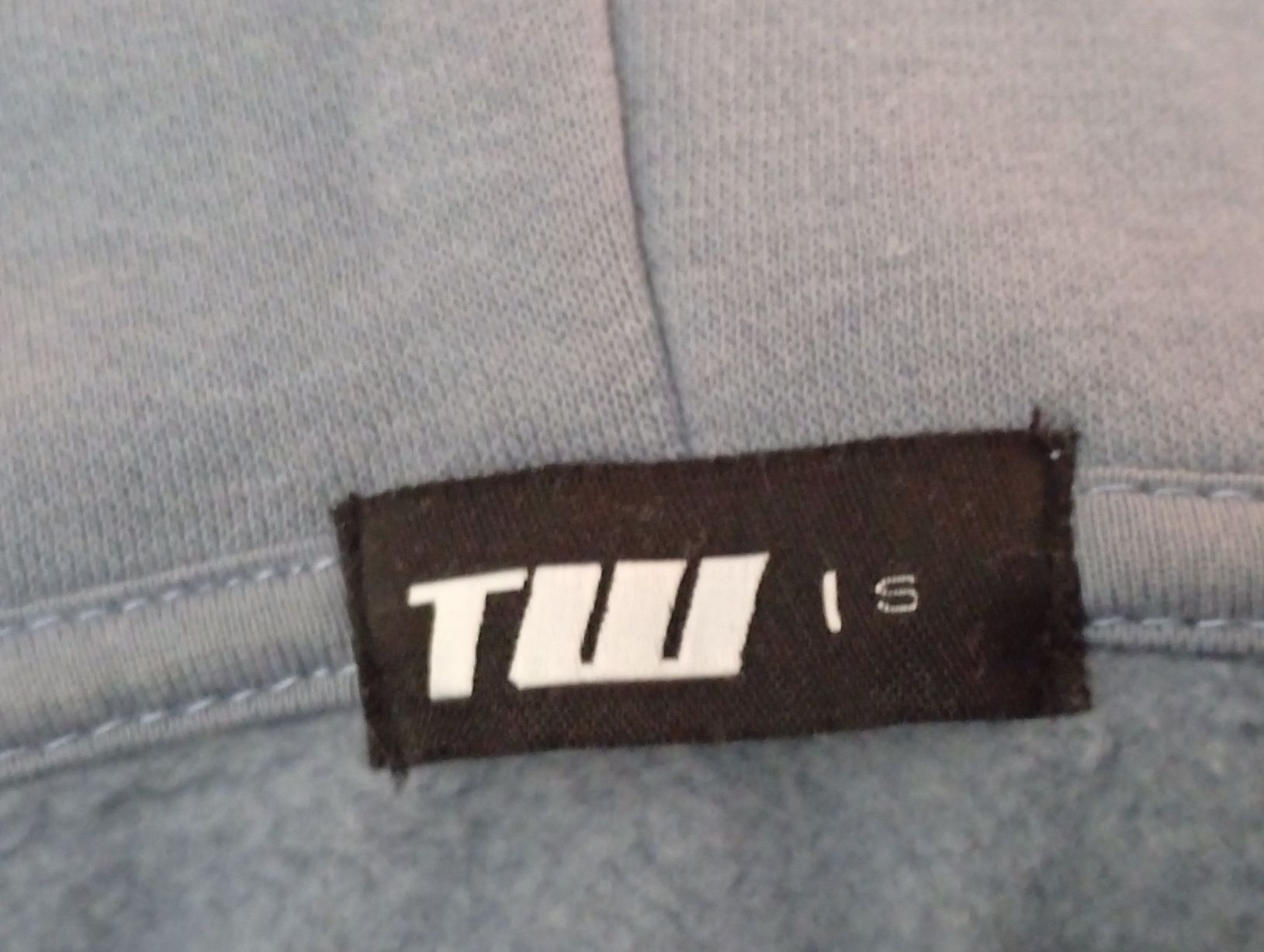 Maglioni & Felpe: Kapuzenpullover TW mit Aufdruck Grösse S  – Usato da Worben venduto da ersa01 3