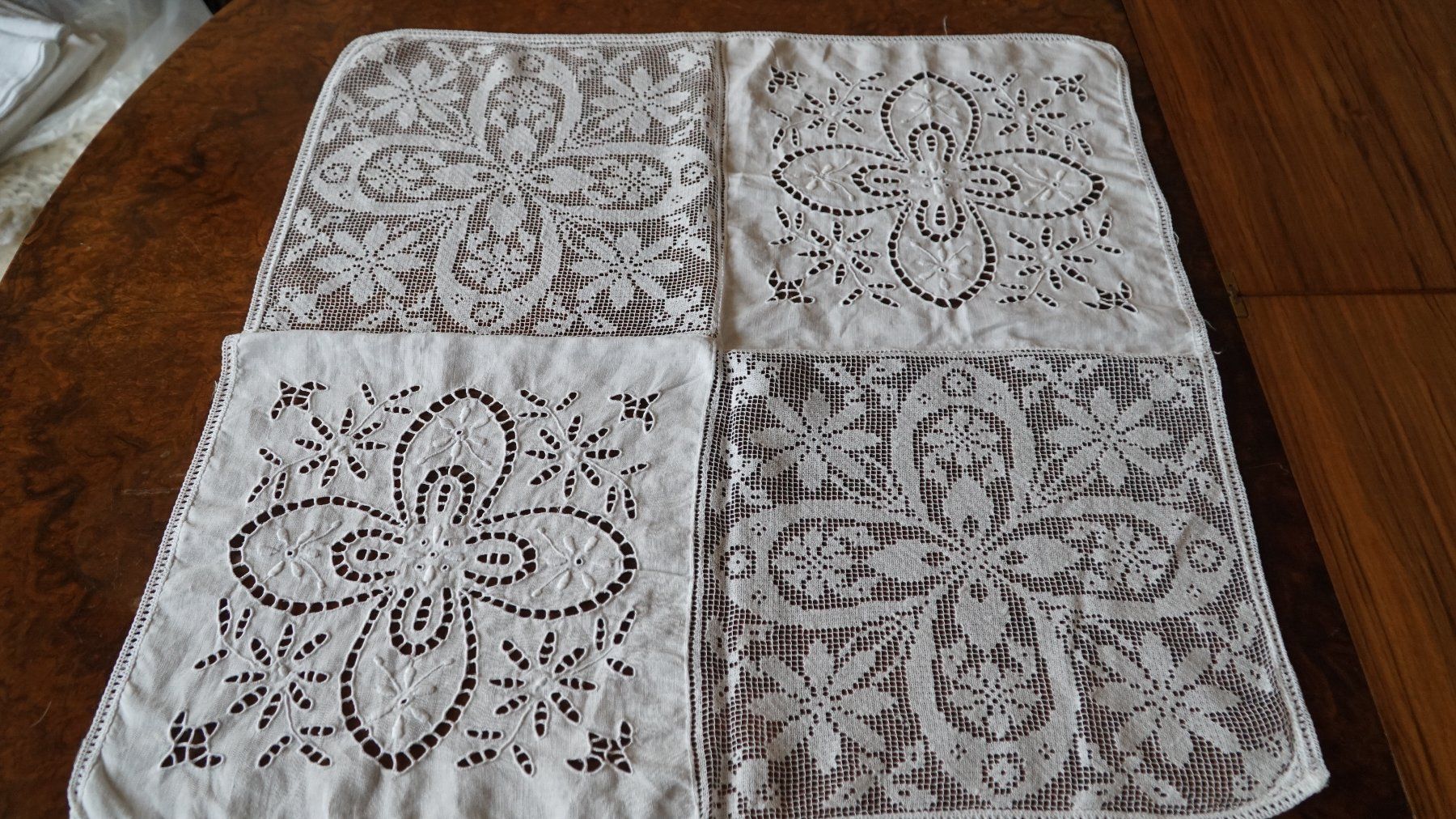 Altra biancheria da tavola: Deckeli 55x57cm. Handarbeit – Nuovo (secondo la descrizione) da Bern venduto da Antikbatik 4