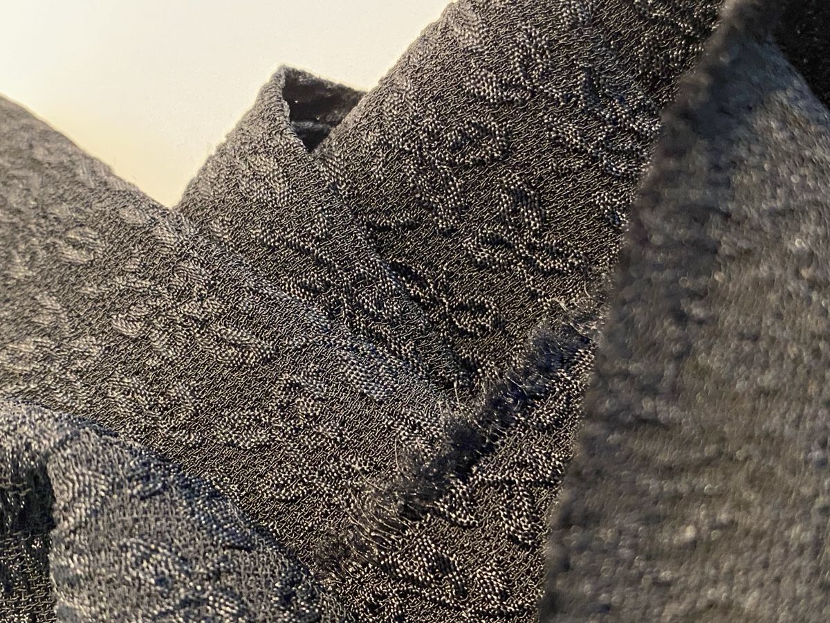 Stoffe: Stoff Schwarz mit Muster Grösse ca 420x88cm  – Neu (gemäss Beschreibung) aus Flawil von sonnengeist 1