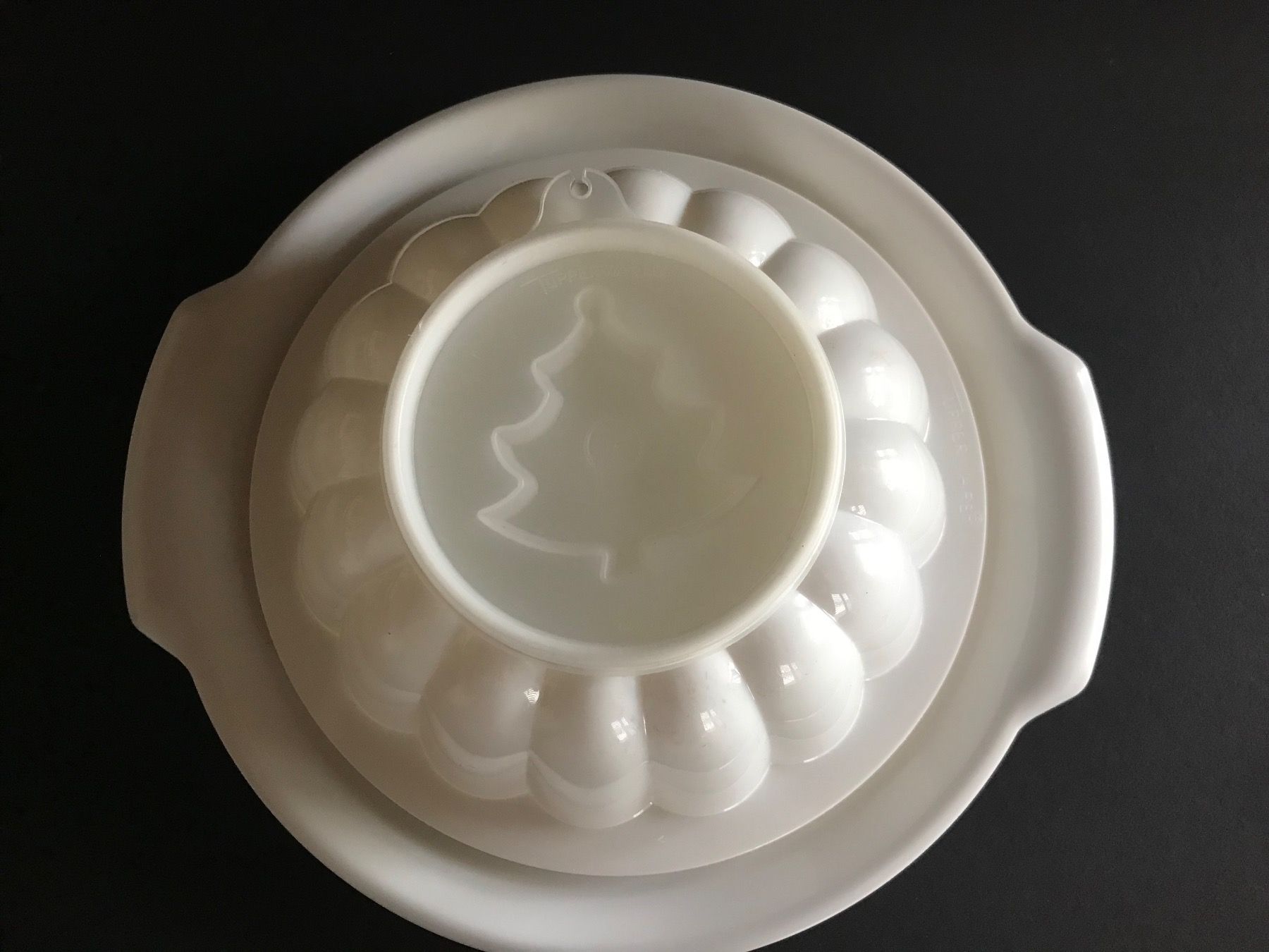 Tupperware Contenitori & Simili: Puddingform TUPPERWARE Griess-/Milchreisform Sülzeform_2/2 – Usato da Däniken SO venduto da allerlei54 2
