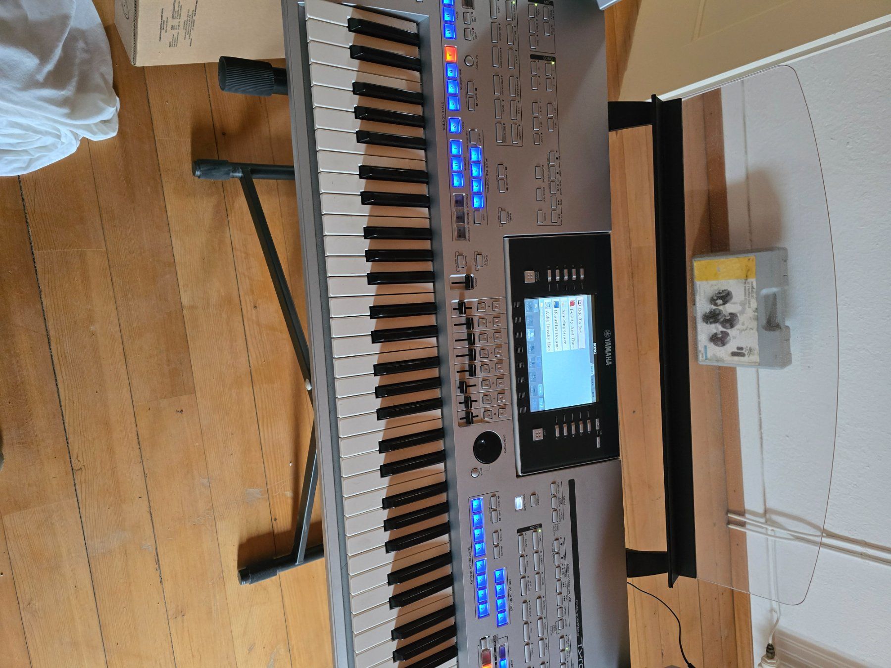 Strumenti musicali: Kybord Yamaha Tyros 4 – Usato da pieterlen venduto da topwater 4