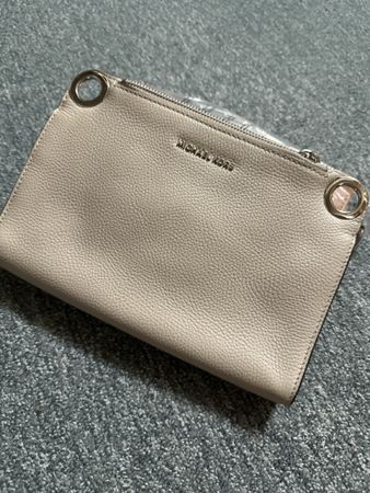Michael Kors Clutch 