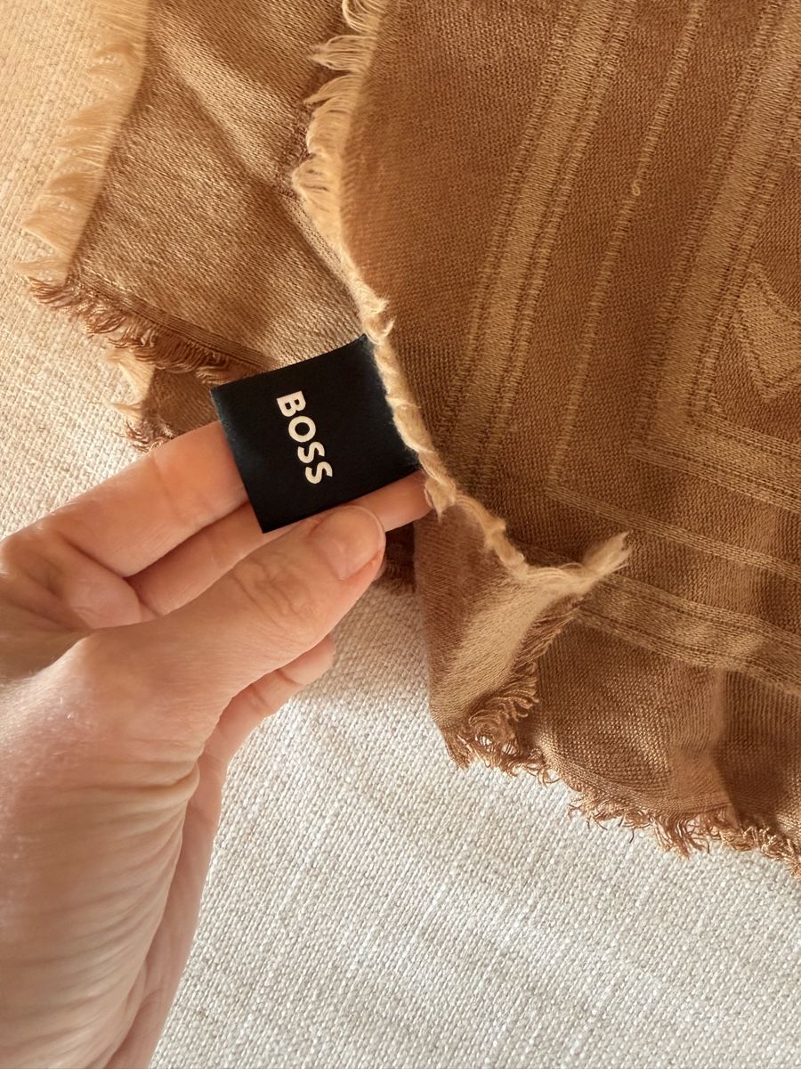 Hugo Boss Foulard & Sciarpe: Hugo Boss Schal sehr gross – Usato da Oetwil an der Limmat venduto da Cowgirl85 1