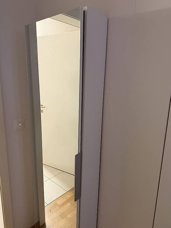 Armoires: Schuhschrank mit Spiegel – D'occasion à Wünnewil par ama_t2fv