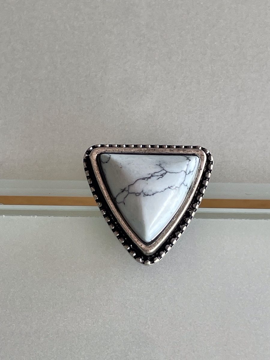 Ringe: Bague triangle vintage pierre bleu, argentée neuve – Neu und originalverpackt aus Vuadens von Nina11