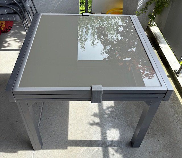 Tavoli: Gartentisch – Usato da Rotkreuz venduto da Nad_bh28 1