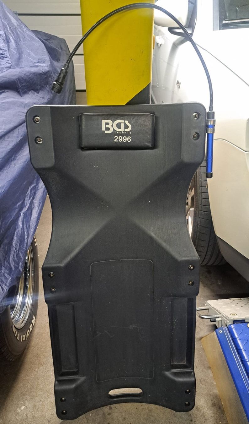 Chaises longues: Arbeitsliegebrett mit Arbeitsleuchte – D'occasion à Hägendorf par mar_2sw2