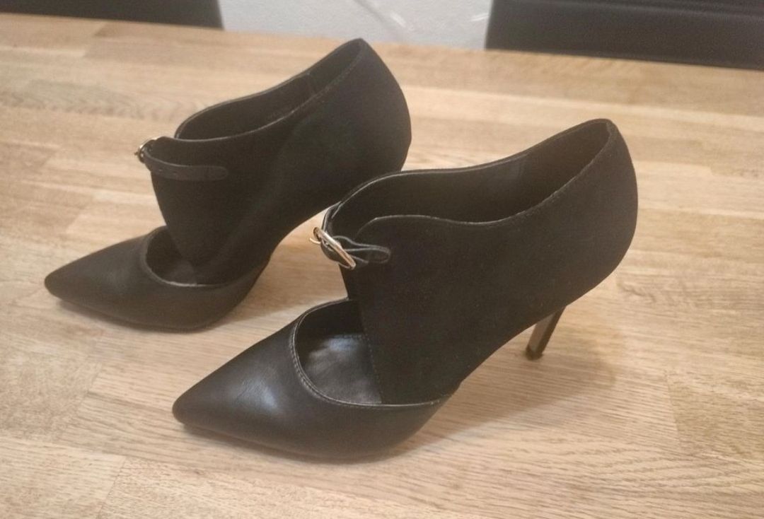 Only Scarpe da donna: Only Pink High Heels Gr. 39 – Usato da Waltenschwil venduto da Bodensee84
