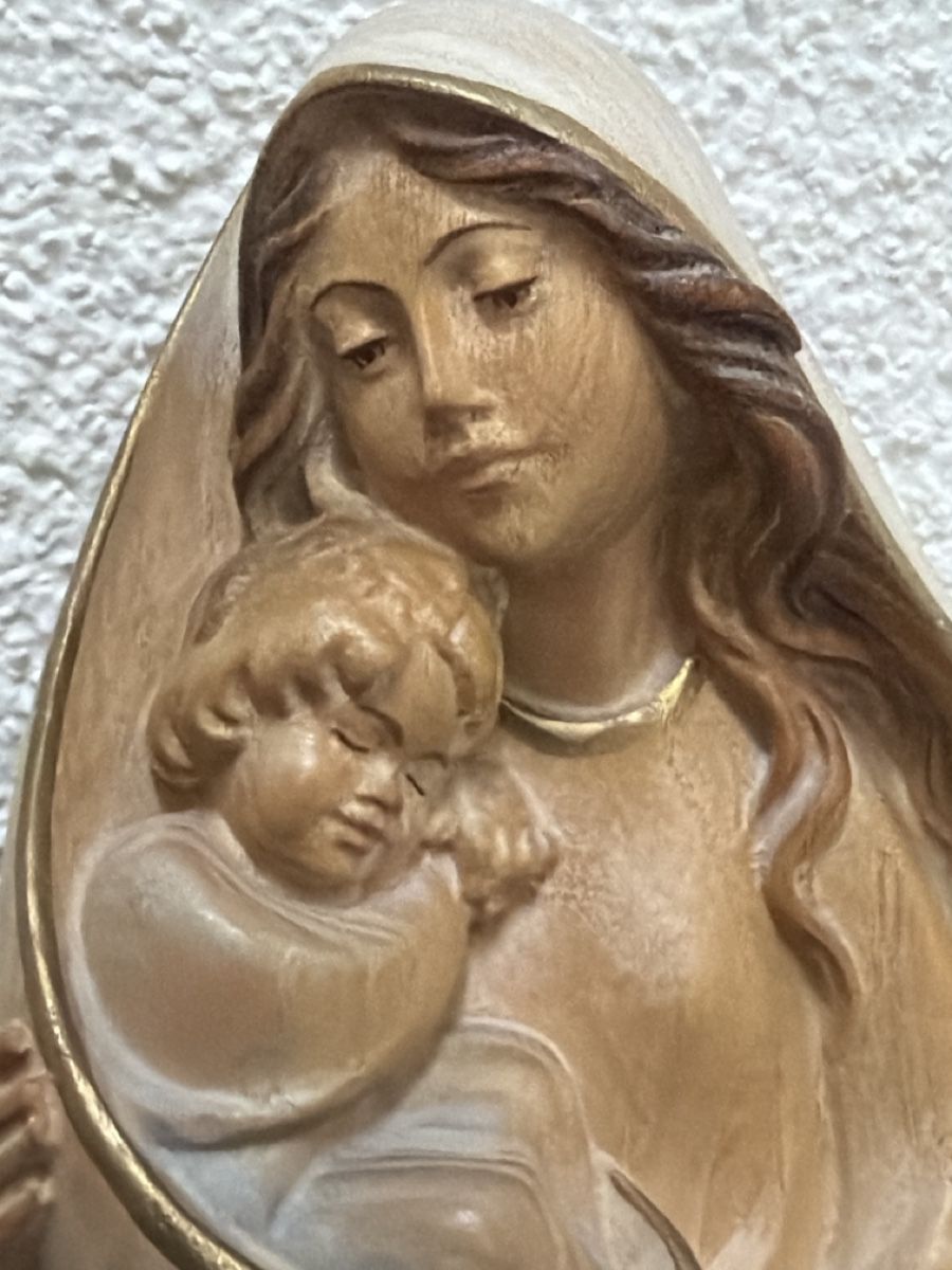 Sculptures & Statues: Madonna mit Kind, geschnitzt aus Holz. – D'occasion à Biberist par Momo33 6
